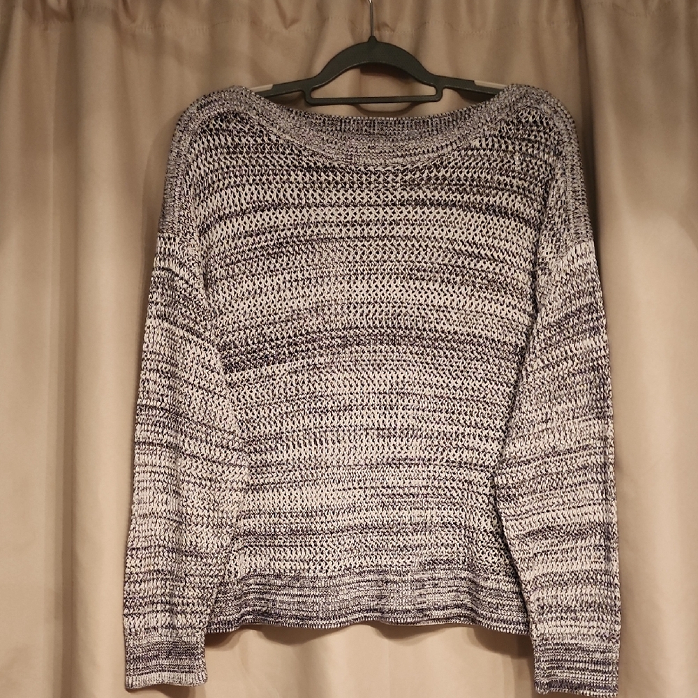 Old Navy Women's Marled Navy Blue and White Sweater